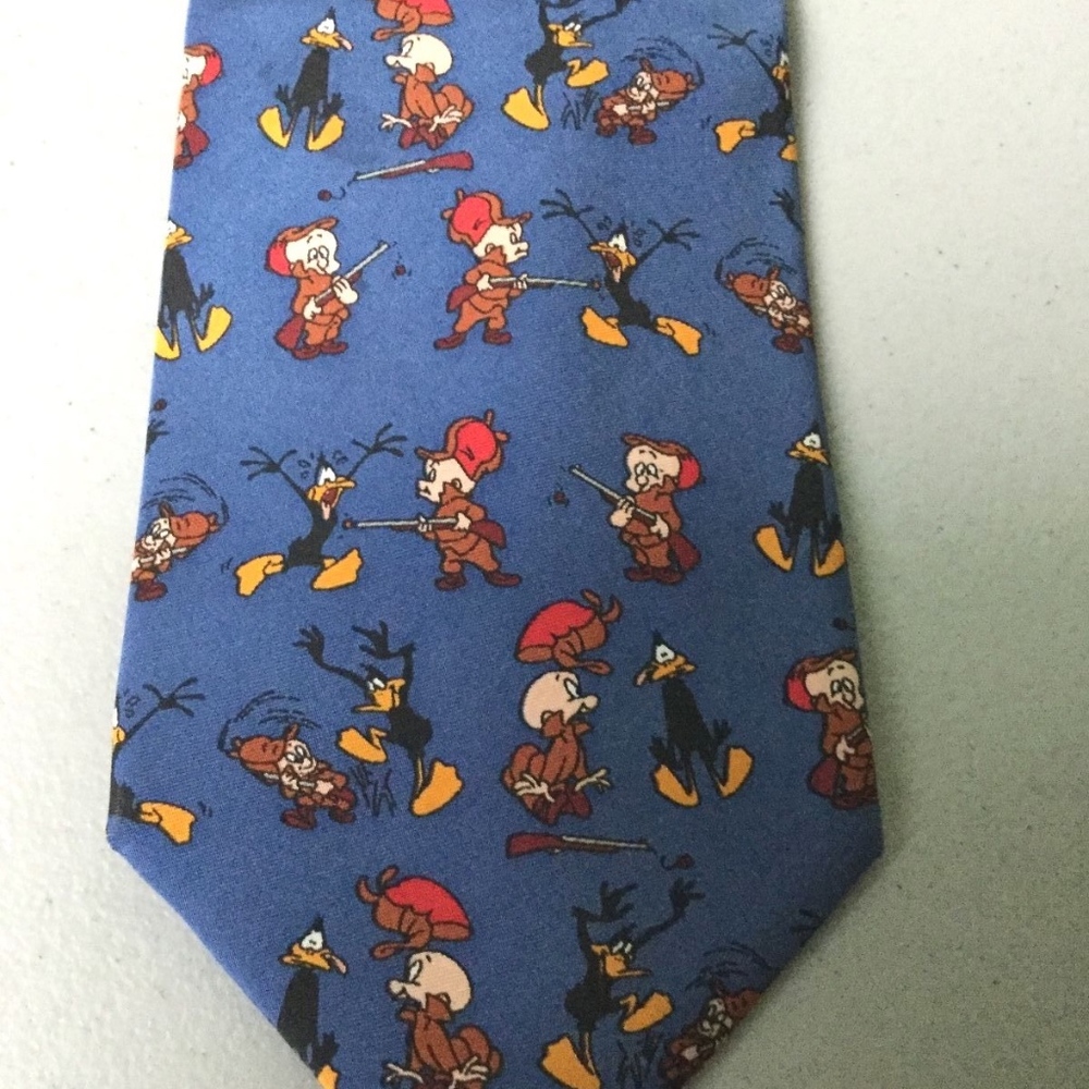 SOLD! Looney Tunes Men's Silk Necktie - Picture 2 of 2